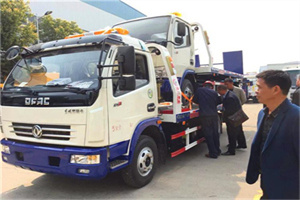 桂林汽车道路救援拖车价格